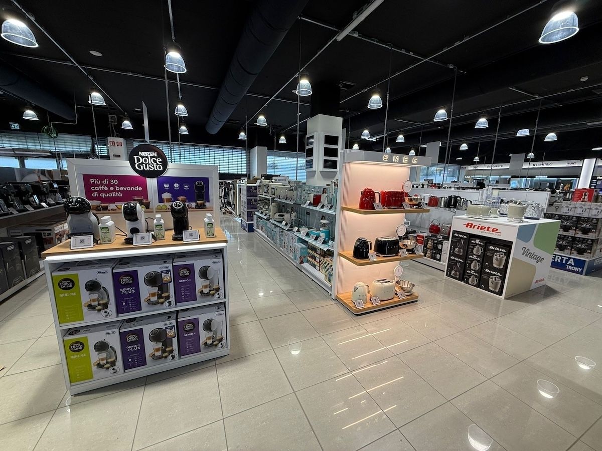 Trony inaugura un nuovo punto vendita a Roma presso il Centro Commerciale Domus Trony inaugura un nuovo punto vendita a Roma presso il Centro Commerciale Domus