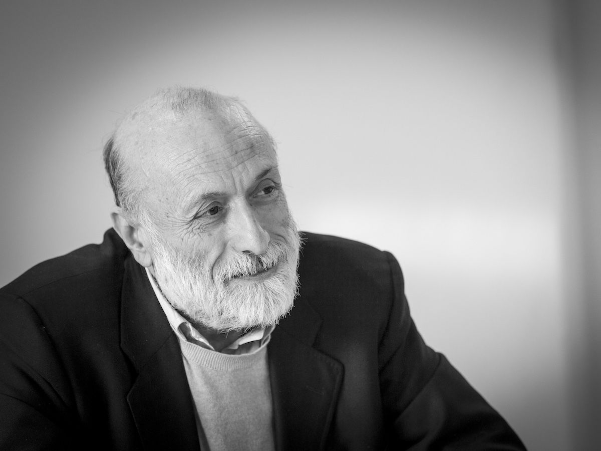 È scomparso Carlo Petrini, fondatore di Slow Food e Terra Madre È scomparso Carlo Petrini, fondatore di Slow Food e Terra Madre