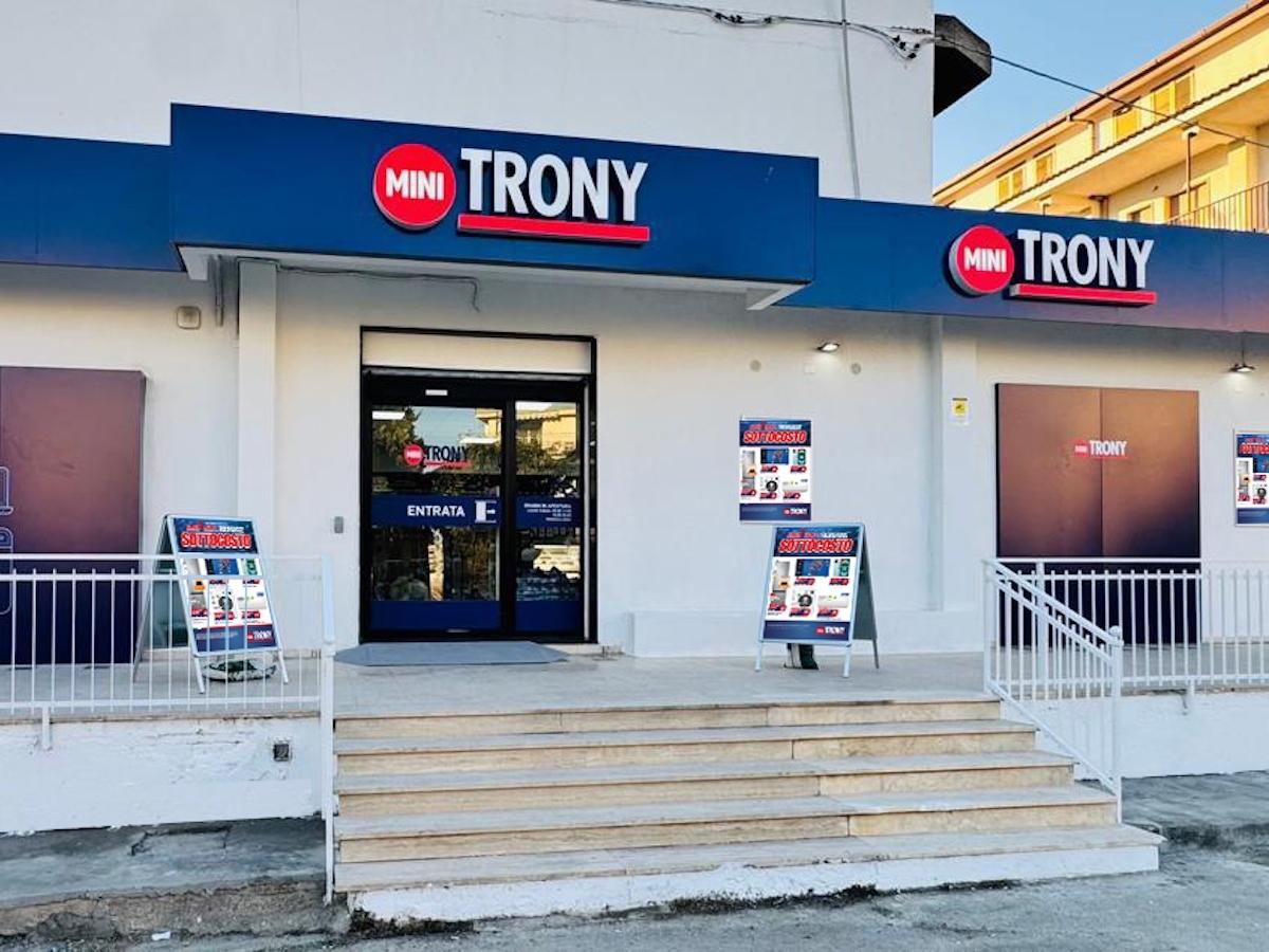 Trony inaugura un Mini Trony a Trebisacce (Cs) - Distribuzione Moderna Trony inaugura un Mini Trony a Trebisacce (Cs) - Distribuzione Moderna