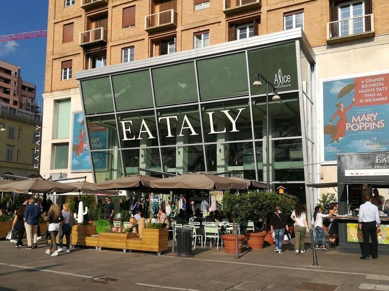 Le vendite di Eataly giù del 30%. Un aumento di capitale per uscire dalle secche