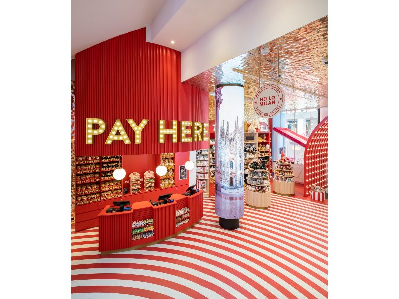 hamleys-taglia-il-nastro-a-milano-corso-vittorio-emanuele