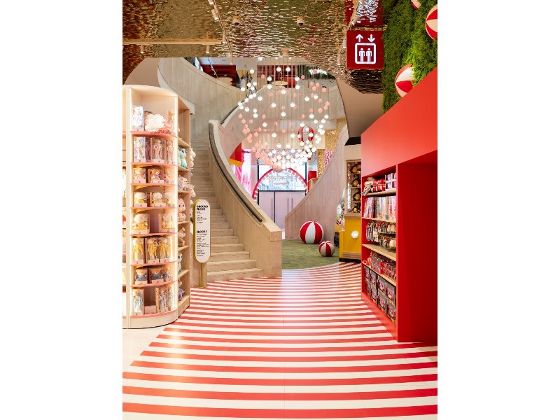 hamleys-taglia-il-nastro-a-milano-corso-vittorio-emanuele