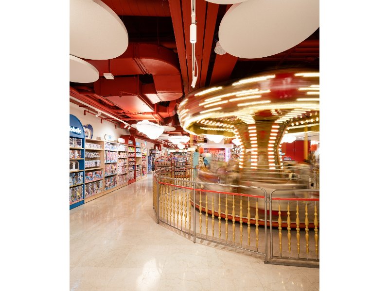 hamleys-taglia-il-nastro-a-milano-corso-vittorio-emanuele