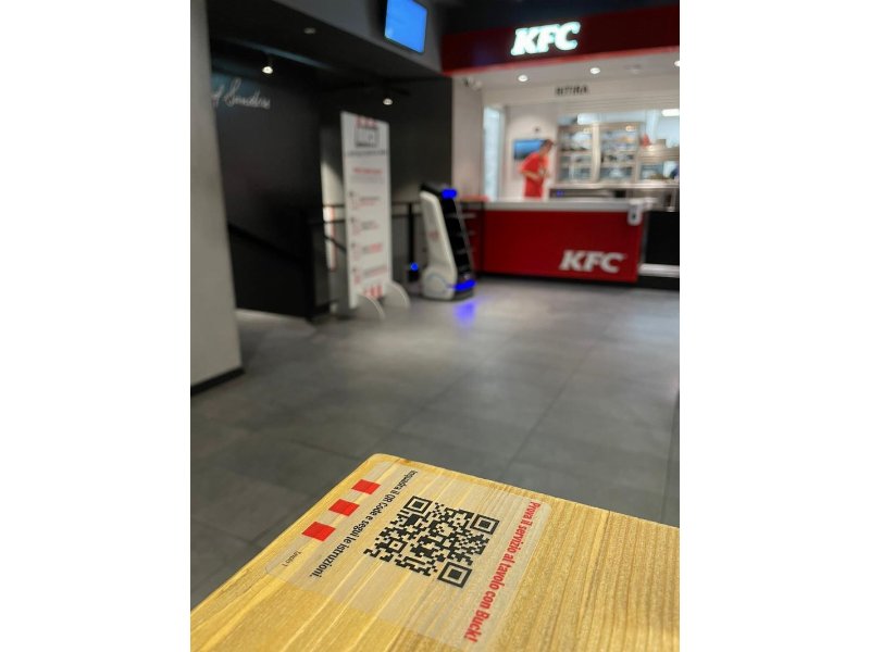 Intelligenza artificiale: Kfc presenta a Verona Buck, il nuovo aiutante robot Intelligenza artificiale: Kfc presenta a Verona Buck, il nuovo aiutante robot