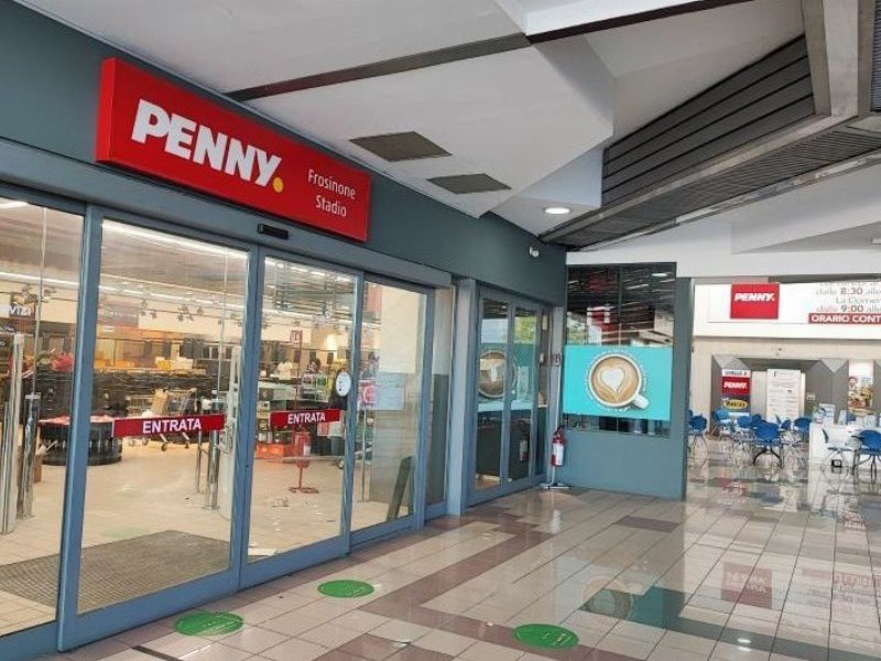 Penny fa ancora shopping nella Capitale Penny fa ancora shopping nella Capitale