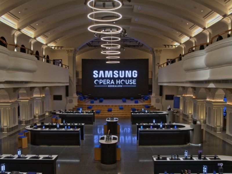 apre-al-centro-di-arese-il-primo-samsung-experience-store-italiano