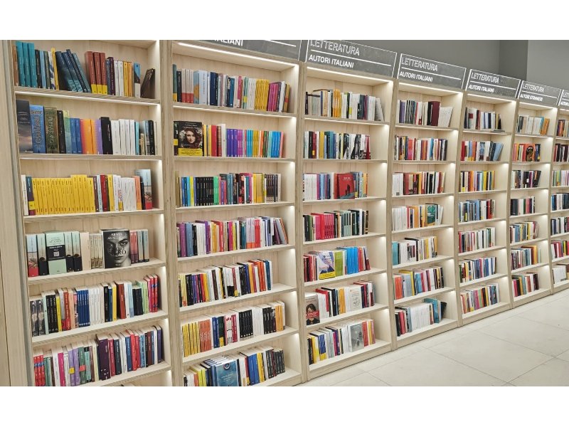 Mondadori Bookstore | MA apre a Roma Mondadori Bookstore | MA apre a Roma