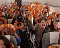 Lidl trasforma il suo iconico cornetto in un oggetto must-have e lancia il NeckCroissant Lidl trasforma il suo iconico cornetto in un oggetto must-have e lancia il NeckCroissant