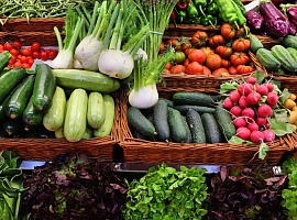 Commercio locale: tra il 2015 e il 2025 crescono gli addetti, ma si contrae la rete