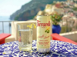Ferrarelle con AriZona Beverage lancia la sua nuova gamma in lattina per il mercato Usa Ferrarelle con AriZona Beverage lancia la sua nuova gamma in lattina per il mercato Usa