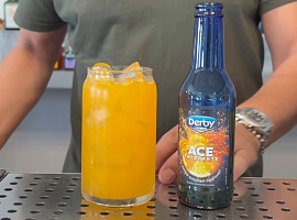 Derby Blue presenta la prima drink list di frutta frizzante firmata Flairtender Derby Blue presenta la prima drink list di frutta frizzante firmata Flairtender
