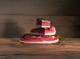 Salumificio Pfitscher si aggiudica il premio "Great Taste 2026" per il suo Speck Alto Adige Igp Salumificio Pfitscher si aggiudica il premio "Great Taste 2026" per il suo Speck Alto Adige Igp
