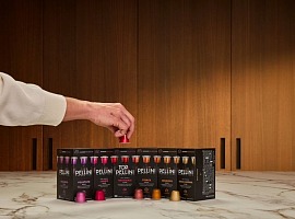 Pellini Caffè presenta "Nuova forma, stessa firma", la nuova campagna dedicata alle capsule Pellini Caffè presenta "Nuova forma, stessa firma", la nuova campagna dedicata alle capsule