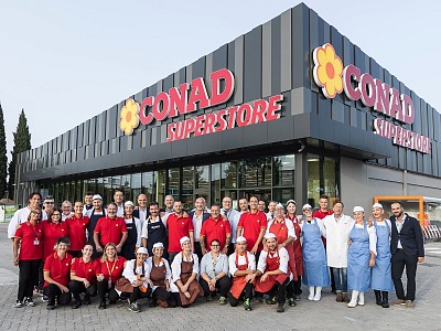 Il punto vendita Conad di via Roma a Prato cambia insegna e diventa Superstore Il punto vendita Conad di via Roma a Prato cambia insegna e diventa Superstore