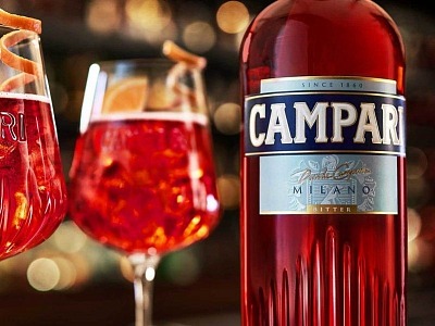 Campari, ricavi oltre i 3 miliardi e debito ridotto. In Borsa il titolo vola del 9% Campari, ricavi oltre i 3 miliardi e debito ridotto. In Borsa il titolo vola del 9%