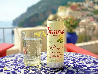Ferrarelle con AriZona Beverage lancia la sua nuova gamma in lattina per il mercato Usa Ferrarelle con AriZona Beverage lancia la sua nuova gamma in lattina per il mercato Usa
