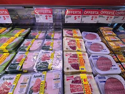 La febbre dei prezzi al consumo: ad agosto +3,3%. Fermo il carrello della spesa La febbre dei prezzi al consumo: ad agosto +3,3%. Fermo il carrello della spesa
