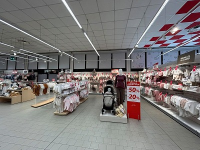 Prénatal inaugura un nuovo store a Rimini con una superficie di oltre 1.000 mq Prénatal inaugura un nuovo store a Rimini con una superficie di oltre 1.000 mq