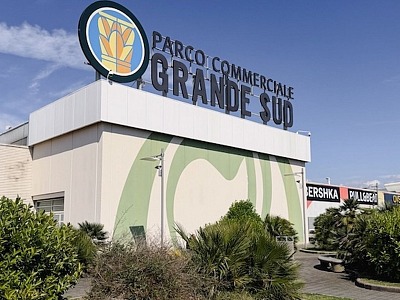 Nhood rinnova il parco commerciale Grande Sud: l’8 settembre arriva anche Primark Nhood rinnova Grande Sud: l’8 settembre arriva anche Primark