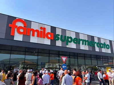 Gruppo Unicomm rilancia “Spesa Difesa”, oltre 500 prodotti a marchio Selex a prezzi ribassati Gruppo Unicomm rilancia “Spesa Difesa”, oltre 500 prodotti a marchio Selex a prezzi ribassati